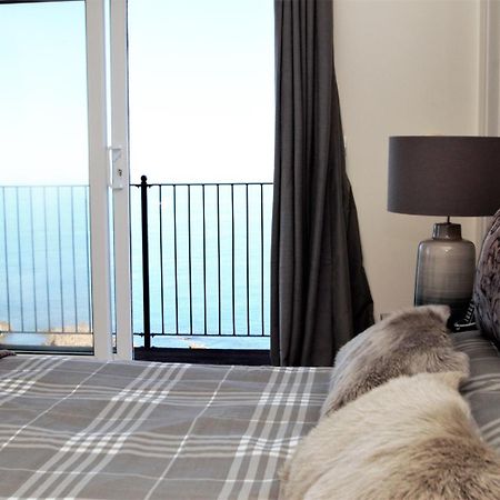 Ocean Breeze Villa อิลฟราคูมบ์ ภายนอก รูปภาพ