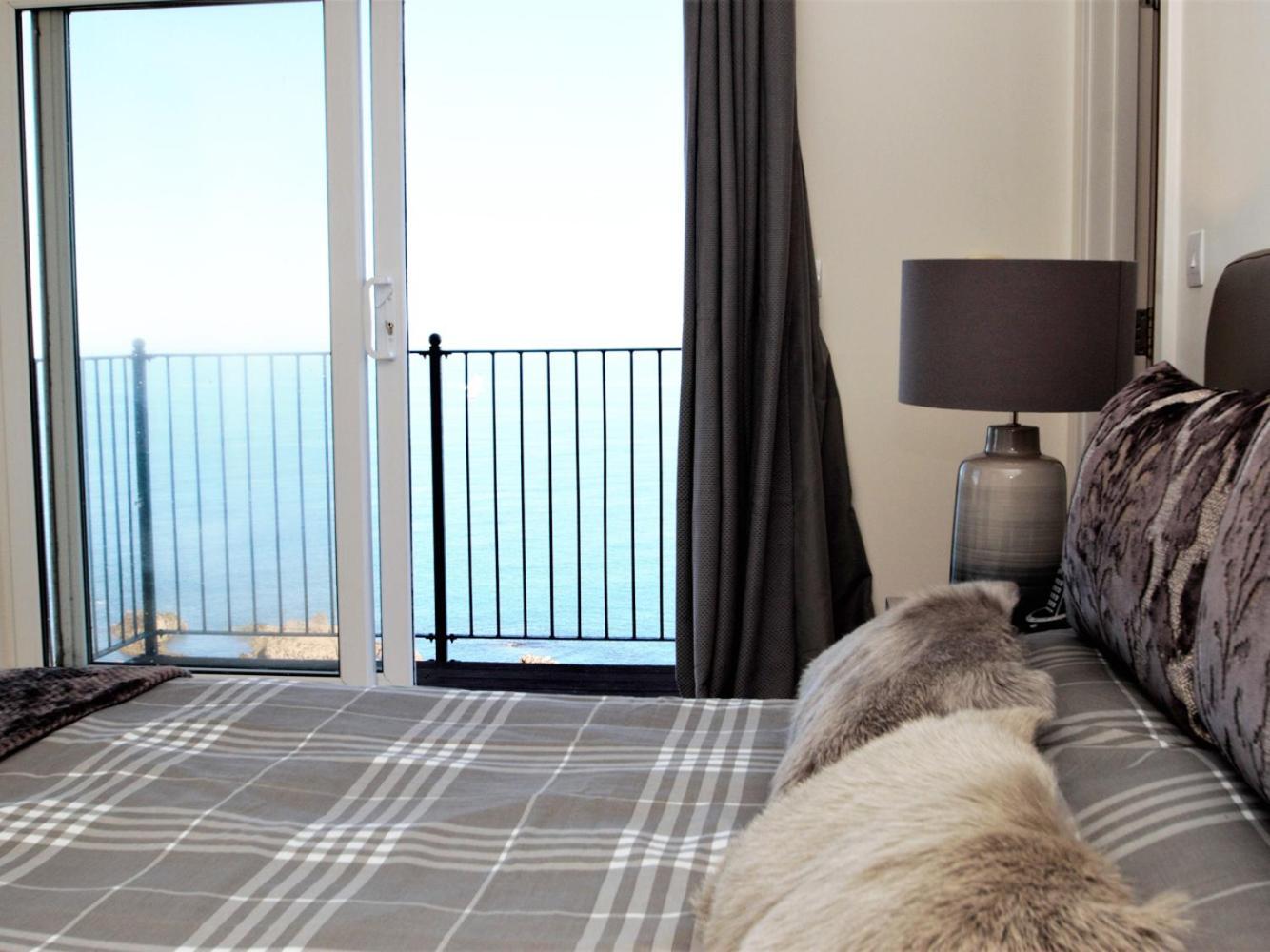 Ocean Breeze Villa อิลฟราคูมบ์ ภายนอก รูปภาพ